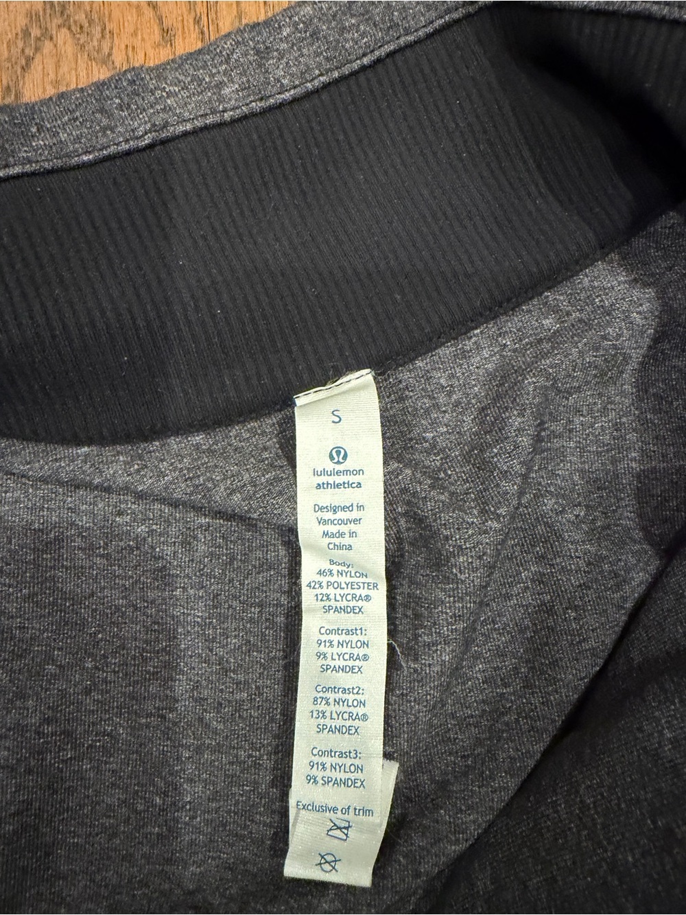 lululemon athletica Men's Charcoal and Black Full-Zip Sweater Jacket - Picture 3 of 3